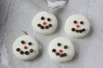 White Chocolate Oreo Snowmen Christmas Cookies